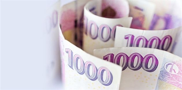 Koruna je nejsilnější vůči euru za 11 let, posílila i proti dolaru