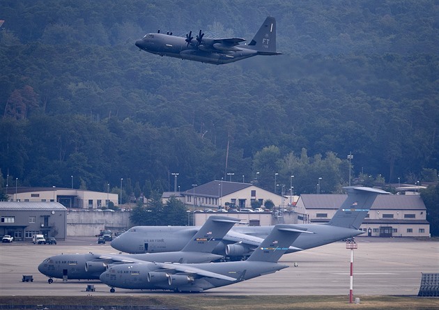 To by si nechal líbit skoro každý. Trumpův trest pro NATO může být paradoxně spíš odměna