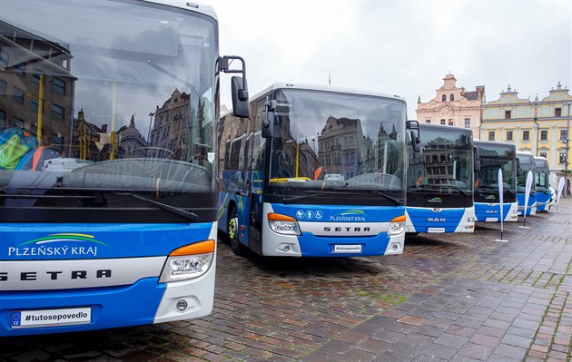 Spolenost Arriva pedstavila na plzeském námstí Republiky nové autobusy....