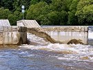Vltavou v t�chto dnech prot�k� v�ce vody ne� je b�n�. Mohou za to de�t� z...