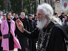 Kontroverzní ruský knz Sergej v pravoslavném klátee v Sverdlovské oblasti...