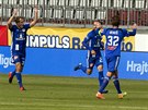 Olomoucký útoník Luká Juli (vlevo) se raduje z gólu v semifinále poháru...