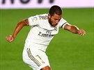 Eden Hazard z Realu Madrid stílí na bránu Valencie.