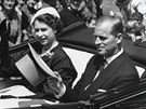 Královna Albta II. a princ Philip na dostizích v Ascotu (18. ervna 1952)