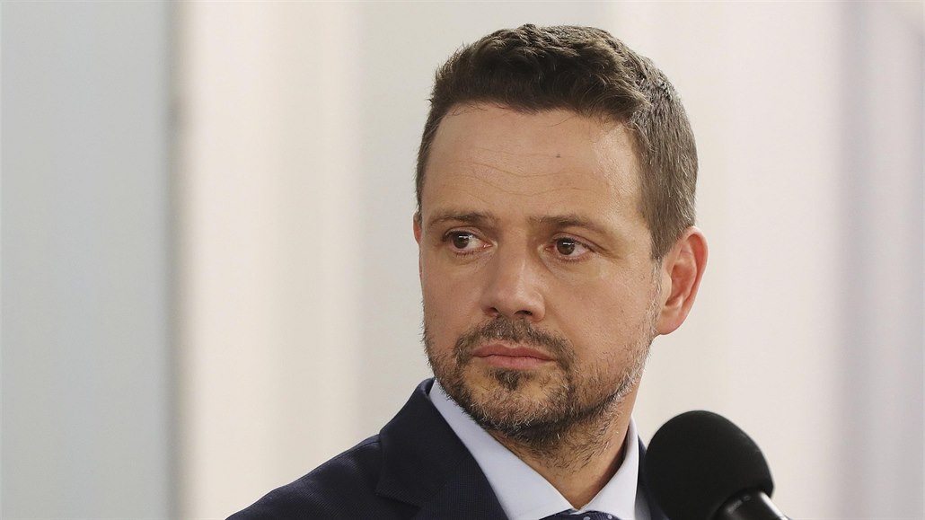 Varavský primátor a erný k polské opozice v boji o prezidentské keslo...