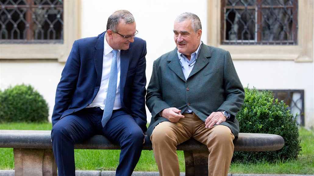 Karel Schwarzenberg s Miroslavem Kalouskem (18. íjna 2014)