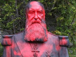 V Belgii pachatelé pokodili sochu krále Leopolda II. (12. ervna 2020)