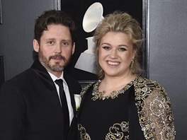 Brandon Blackstock a Kelly Clarksonová na cenách Grammy (New York, 28. ledna...