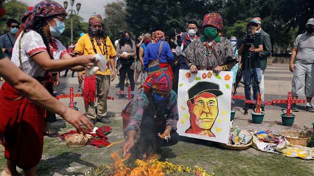 Lid v Guatemale uctili pamtku zavradnho domorodho litele. (10 ervna 2020)