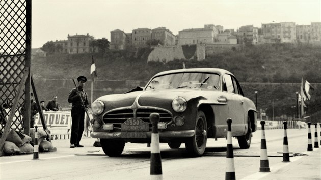 Jedinečný Delahaye s karoserií Antem se zúčastnil Rallye Monte Carlo v roce...