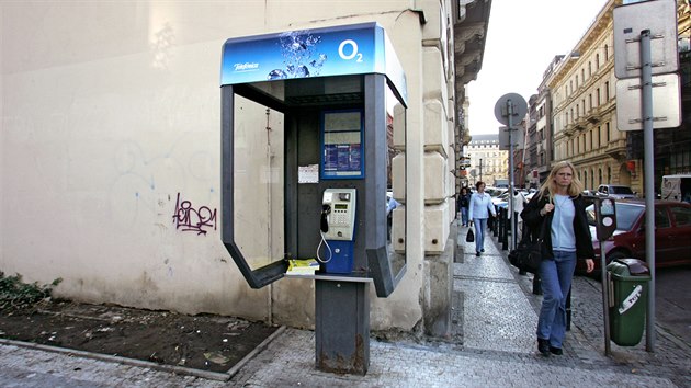 Telefonn� budka
