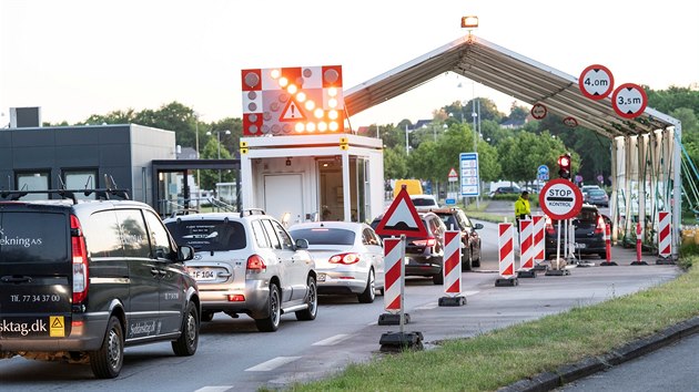 Fronta aut na znovu oteven hranici Nmecka s Dnskem. (15. ervna 2020)