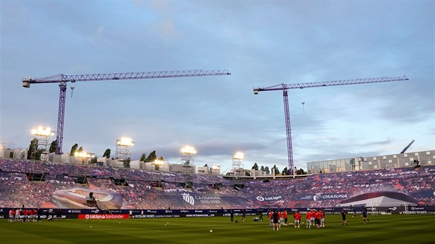 Stadion v Pamplon ped utknm Osasuny proti Atltiku Madrid.