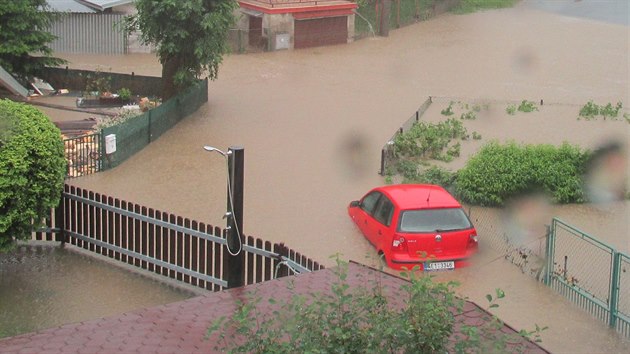 Mov u Chrudimi v nedli dopoledne zashla bleskov povode. Voda vystoupala do vky metru a pl. (15.6.2020)