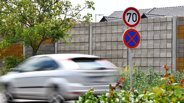 Radar v Holasicích na Brněnsku patří mezi ty nejkritizovanější. I proto odsud zmizí značka povolující rychlost 70 kilometrů, která mate řidiče.