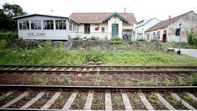 Vechtrovna nebude najednou jako na podstavci, ale kvli een elezni zapadne do ternu a obeene ji beton. pln se ztrat romantika celho msta, tvrd spolumajitel restaurace v Troubsku Petr ehoka.