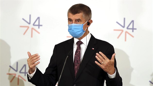 Premi�r Andrej Babi� vystoupil v Lednici na B�eclavsku na tiskov� konferenci po setk�n� p�edsed� vl�d visegr�dsk� skupiny. (11. �ervna 2020)