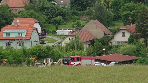 Ve stedoeskch Sulicch zemel mu pi prci, pevrtil se s nm naklada. (17. ervna 2020)