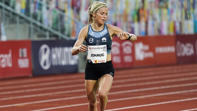 Bkyn na lych Therese Johaugov si v Oslu zabhla osobn rekord na 10 000 metr.