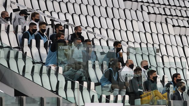 Nhradnci a realizan tm Juventusu usedli msto na laviku do hledit.