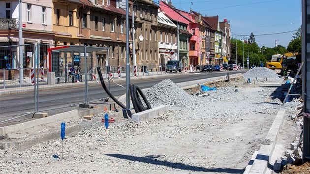 Zcela zrekonstruovan kiovatka v Plzni na Borech se motoristm oteve v sobotu. Uzaven byla tyi msce. (19. 5. 2020)