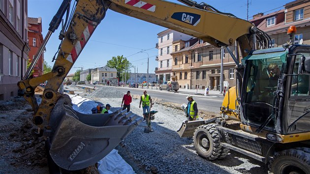 Zcela zrekonstruovaná křižovatka v Plzni na Borech se motoristům otevře v sobotu. Uzavřená byla čtyři měsíce. (19. 5. 2020)