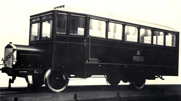 Kolejov autobus Praga M120.001 slouil od roku 1927 na trati Bakov nad Jizerou - Kopidlno