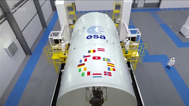 Vizualizace hornho stupn rakety Ariane 6 s logy stt, kter se podlely na vvoji a vrob rakety.