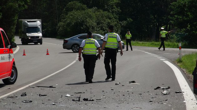 Řidička u Staré Boleslavi náhle přejela do protisměru, kde se střetla s dodávkou (15. 6. 2020)