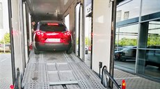 Pedprodukní elektromobily Mazda MX-30 dorazily do Prahy.