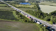 Fronta aut na dálnici E45 poté, co Dánsko a Nmecko otevelo své hranice...