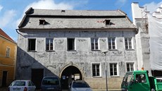 Poni�ené renesan�ní fasády a sgrafita ve Slavonicích.