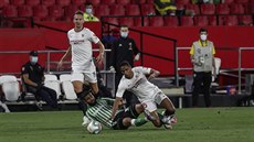 Momentka z utkání FC Sevilla - Betis Sevilla.