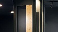 Základem dveří Muteo designovaných pro společnost Sapeli je speciální zámek,...