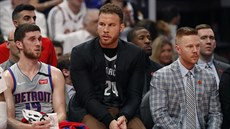 Zranný Blake Griffin (uprosted), jeho detroitský spoluhrá Svjatoslav...