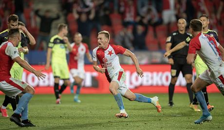 Fotbalista Slavie Petr evík vstelil jedinou branku utkání proti Plzni a...