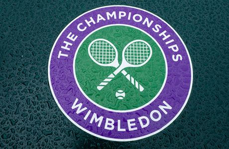 Tenisový areál ve Wimbledonu odpoívá, koronavirus zruil londýnský grandslam.