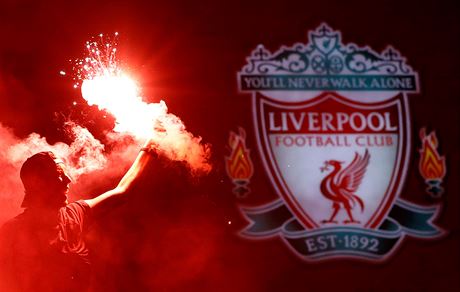 Dlouha Noc U Anfieldu Fanousci Liverpoolu Navzdory Zakazum Slavili V Ulicich Idnes Cz
