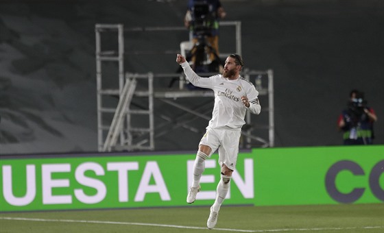 Sergio Ramos z Realu Madrid slaví gól proti Mallorce.