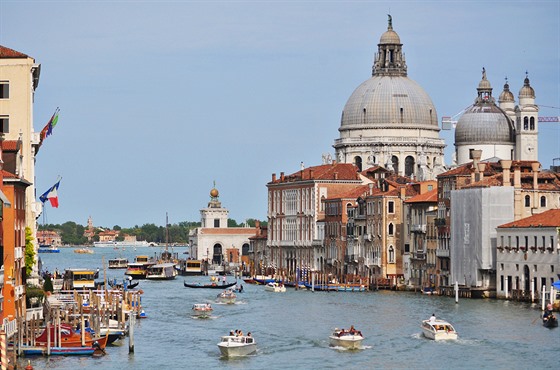 Benátky, Canal Grande z mostu u Accademie