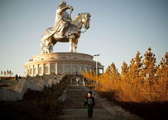 Čingischánův čtyřicetimetrový pomník