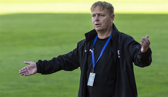 Teplický trenér Stanislav Hejkal bhem utkání v Olomouci.