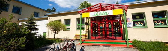 Základní škola Záhumení v Rožnově pod Radhoštěm je malotřídkou.