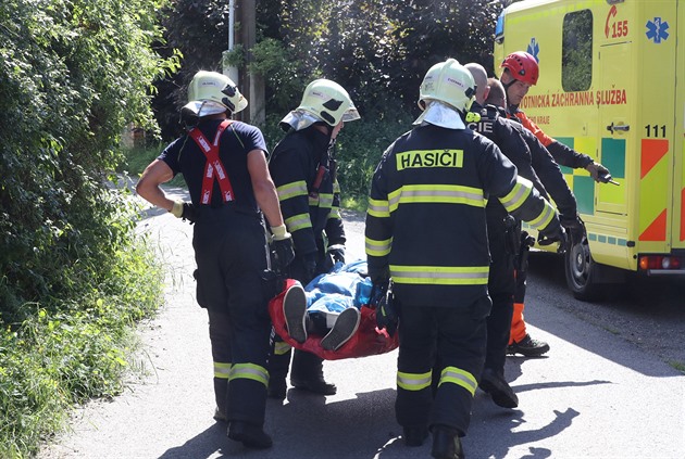 V Libuín na Kladensku se odpoledne zítil výtah se temi lidmi. Vichni...