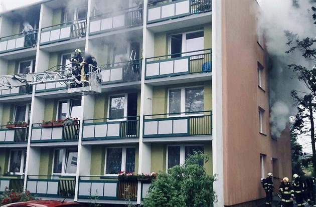 Hasii ze zakoueného domu v brnnských aboveskách evakuovali 18 lidí a jednu...