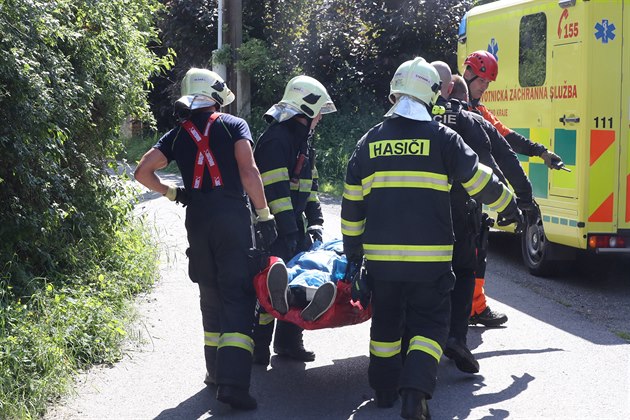 V Libuín na Kladensku se odpoledne zítil výtah se temi lidmi. Vichni...