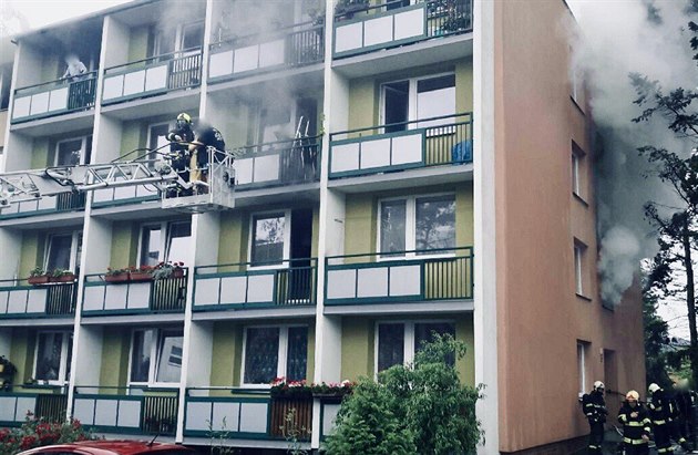 Hasii ze zakoueného domu v brnnských aboveskách evakuovali 18 lidí a jednu...