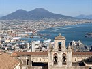 Pohled na Neapol s Vesuvem v pozadí