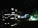 U Mslovic havarovalo osobn auto. Dva lid se zranili, jeden zemel. (21....
