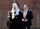 Ruský patriarcha Kirill a pedseda vládní strany Jednotné Rusko Dmitrij...
